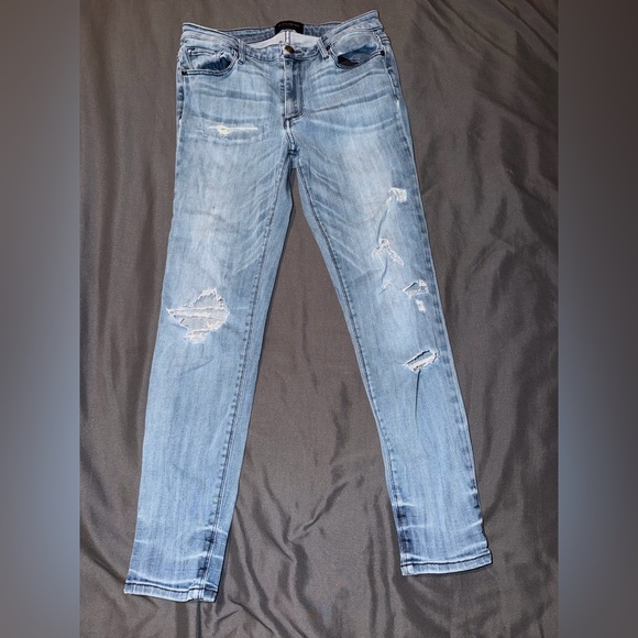 Black Orchid Denim - Black Orchid women’s (size 28) Light Blue Distressed Skinny Jeans